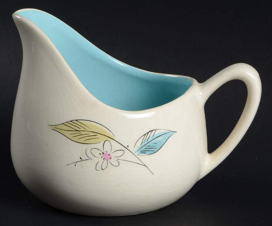 Biscayne Gravy Boat by Salem-1
