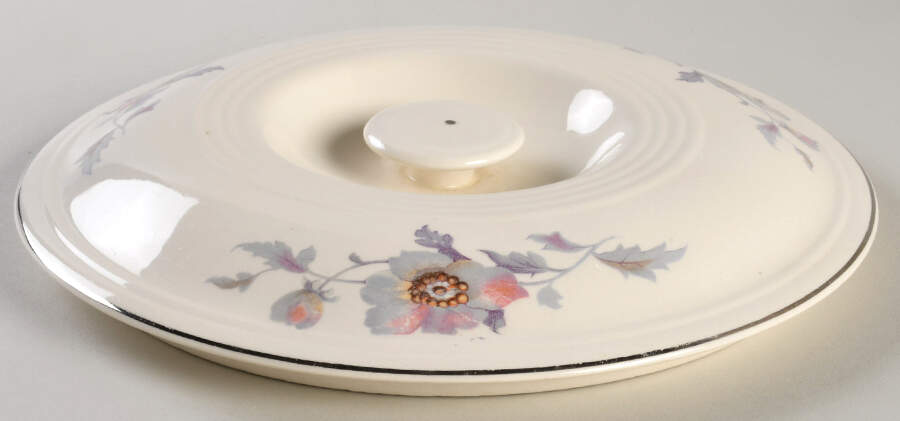 Bryn Mawr Lid for Round Vegetable by Salem-1