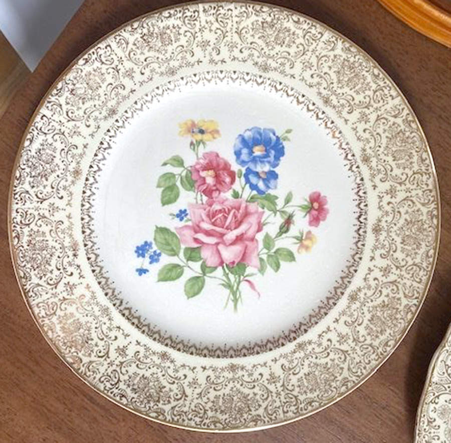 Carolyn Service Plates Service Plate (Charger) by Salem-1