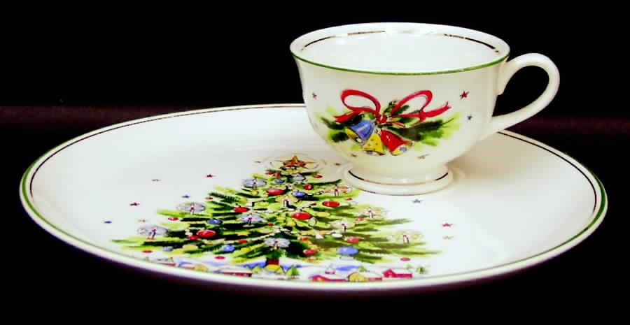 Christmas Eve (Earthenware, Green, Gold) Snack Plate & Cup Set by Salem-1