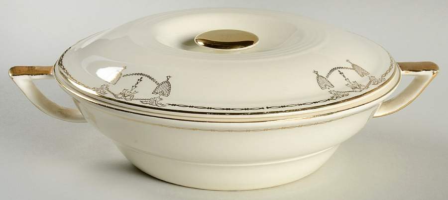 Commodore Round Covered Vegetable by Salem-1