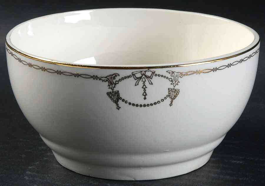 Commodore Cranberry Bowl by Salem-1