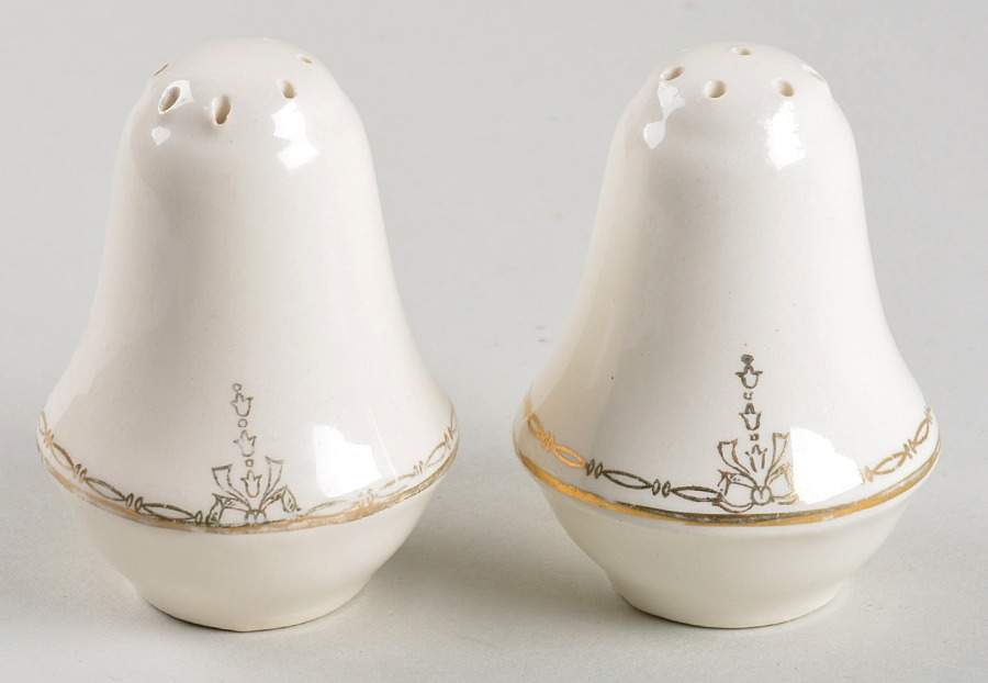 Commodore Salt & Pepper Set by Salem-1
