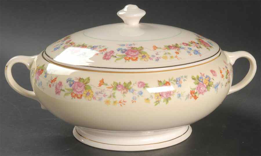 Debutante Round Covered Vegetable by Salem-1