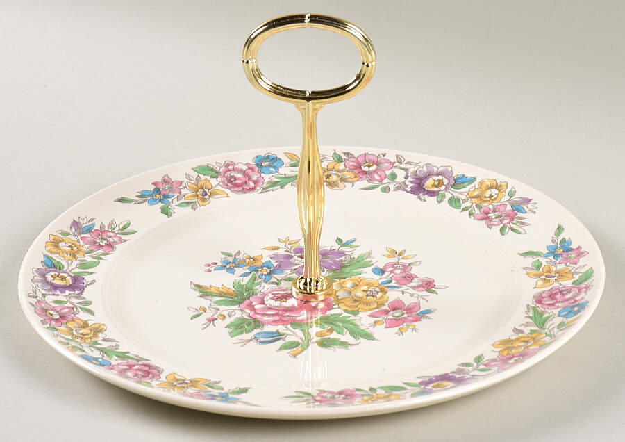 Lansdowne Round Serving Plate with Center Handle (Dp) Hc by Salem-1