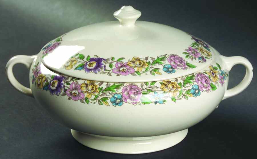 Lansdowne Round Covered Vegetable by Salem-1