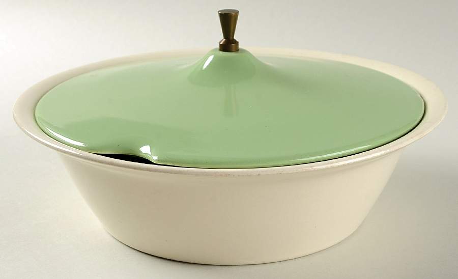 Maple Leaf Round Covered Vegetable by Salem-1