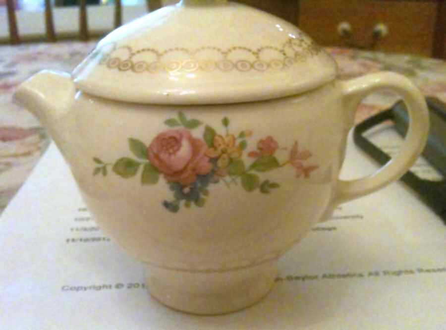 Maryland Teapot & Lid by Salem-1