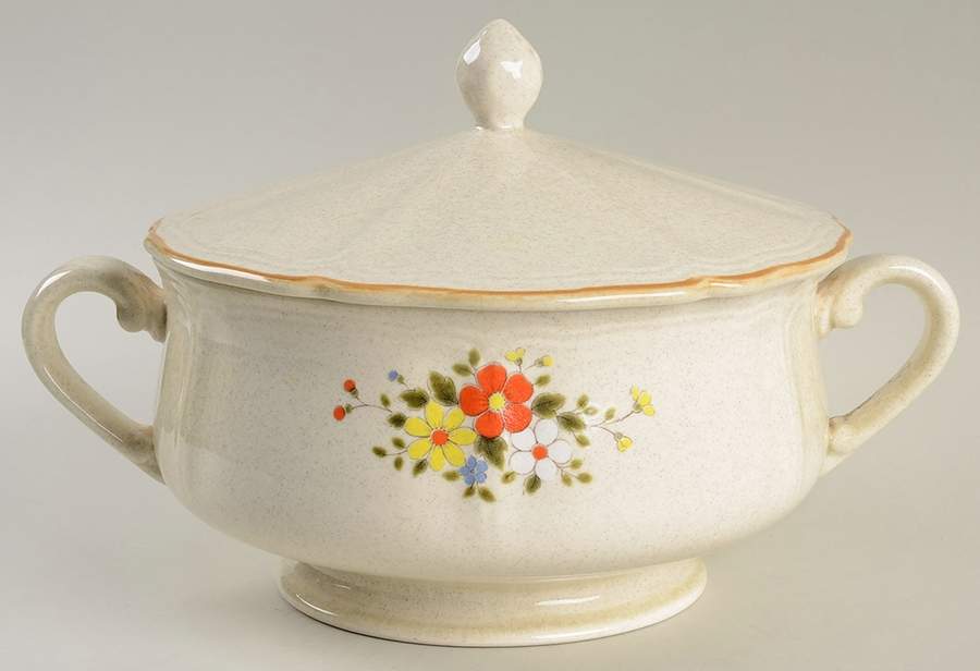 Meadow Round Covered Vegetable by Salem-1