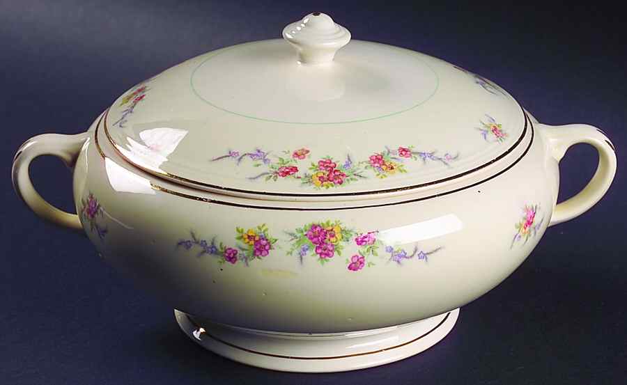 Monticello (Smooth Rim) Round Covered Vegetable by Salem-1