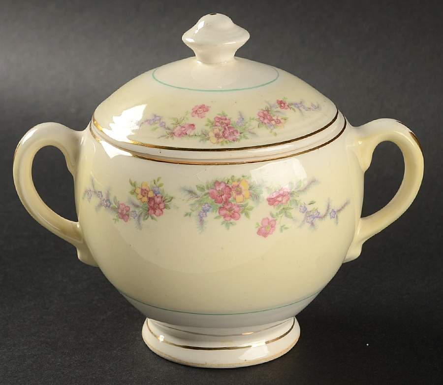 Monticello (Smooth Rim) Sugar Bowl & Lid by Salem-1