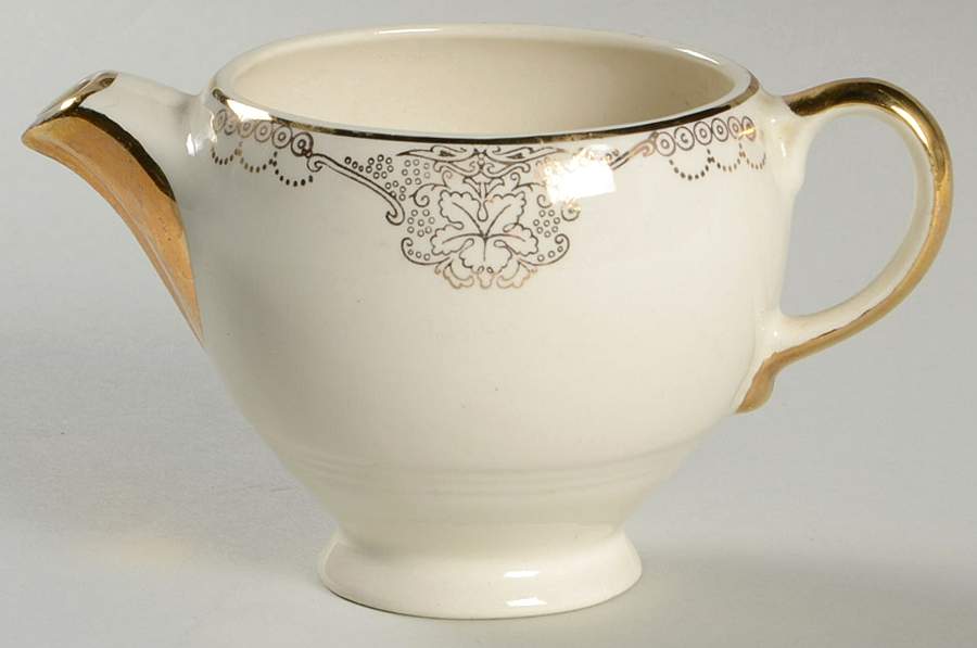 Trianon Creamer by Salem-1