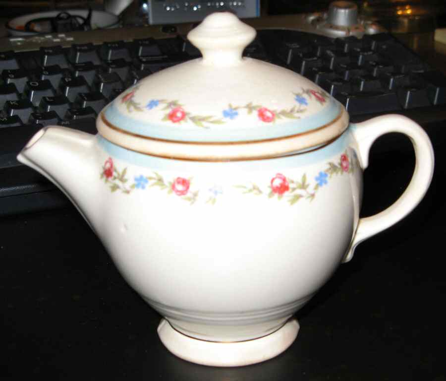 SLM86 Teapot & Lid by Salem-1