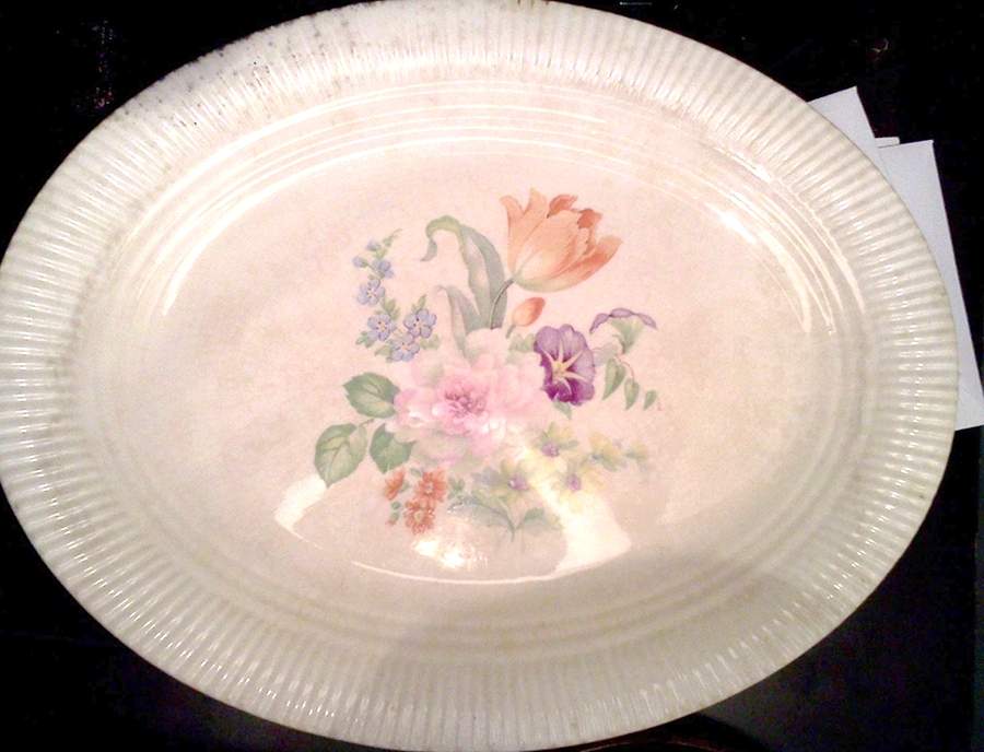 Rust Tulip (Victory) 11" Oval Serving Platter by Salem-1