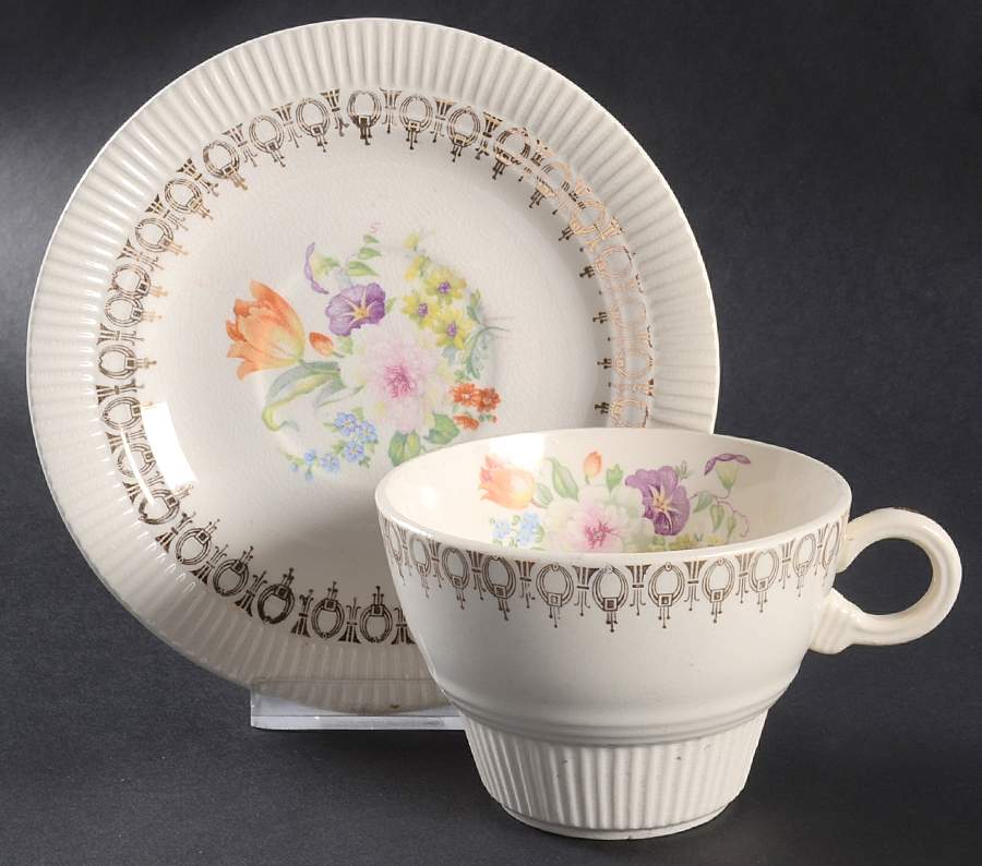 Rust Tulip (Victory) Flat Cup & Saucer Set by Salem-1