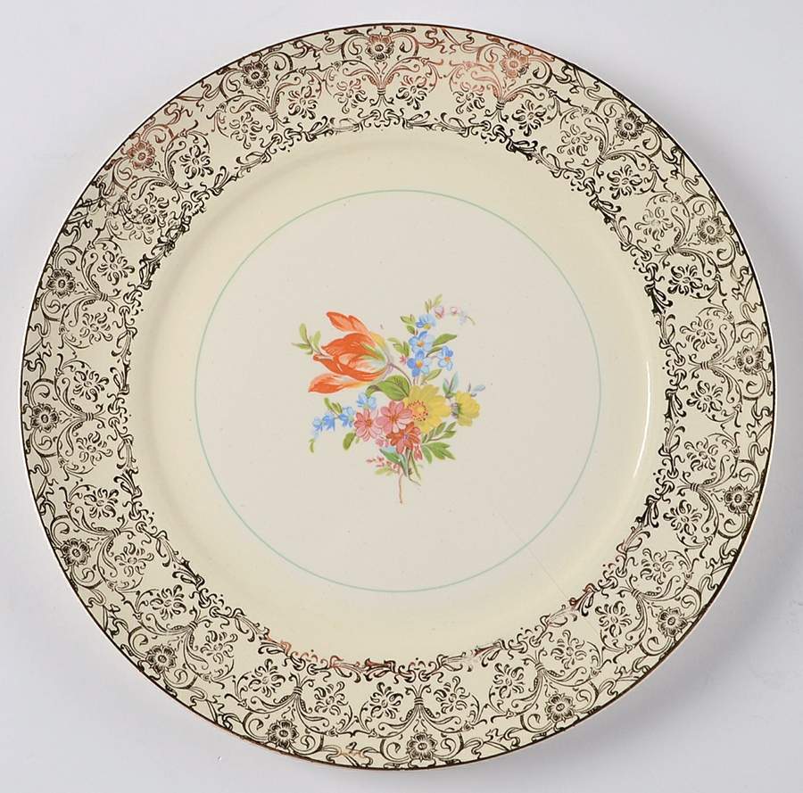 Sovereign Luncheon Plate by Salem-1
