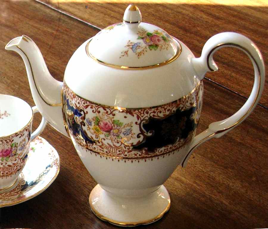 2207 Coffee Pot & Lid by Salisbury-1