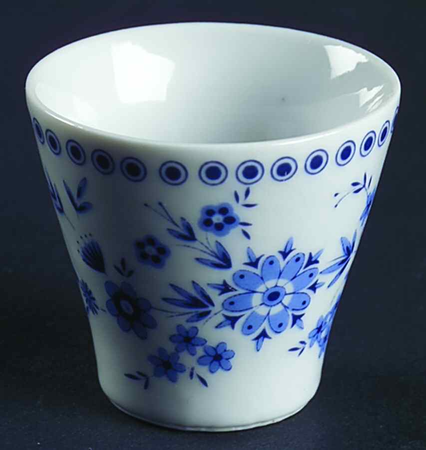 Bavarian Blue Single Egg Cup by Seltmann-1