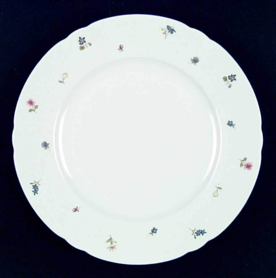Elizabeth Large Dinner Plate by Seltmann-1