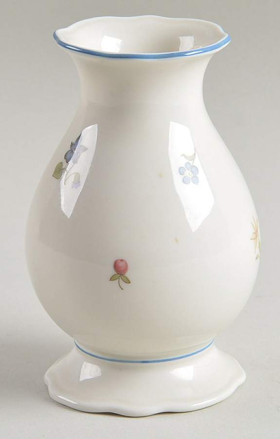 Elizabeth 4" Bud Vase by Seltmann-1