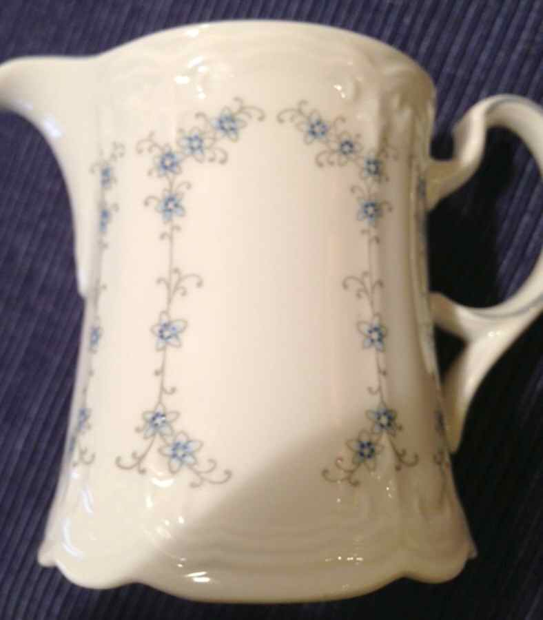 Garland Creamer by Seltmann-1
