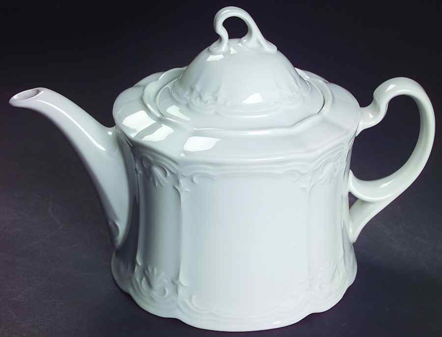 Julia Teapot & Lid by Seltmann-1