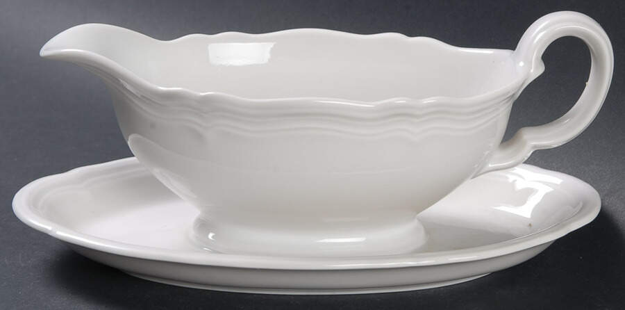 Marie Luise Gravy Boat with Attached Underplate by Seltmann-1