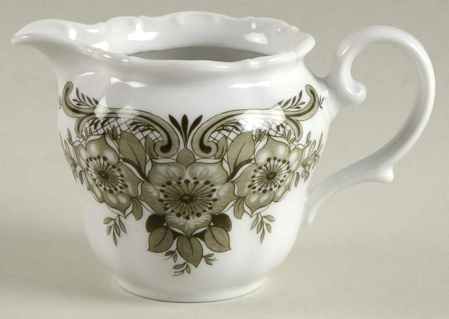 Rhinegau (Scalloped) Creamer by Seltmann-1