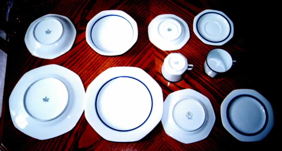 Saturn Blue Dinner Plate by Seltmann-1