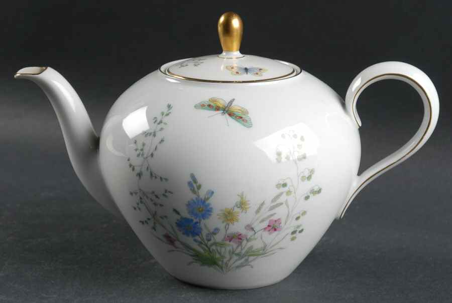 23312 Teapot & Lid by Seltmann-1
