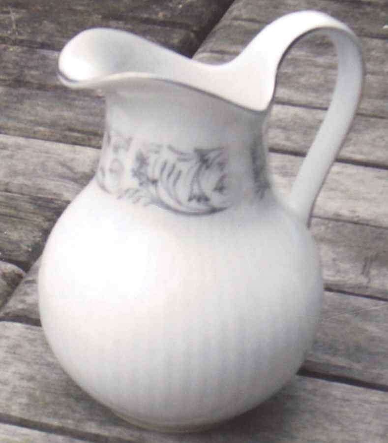 SLT17 Creamer by Seltmann-1