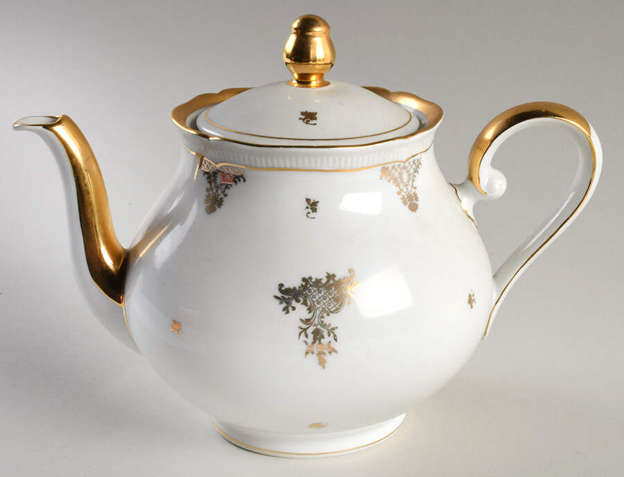 SLT2 Teapot & Lid by Seltmann-1