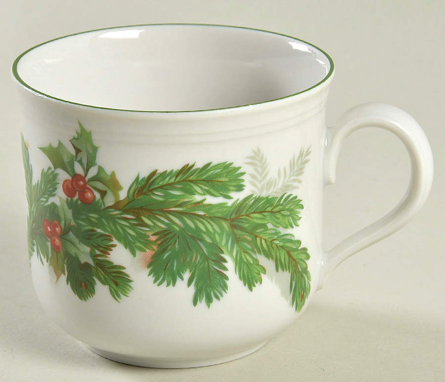 Holly Flat Cup by Seltmann-1