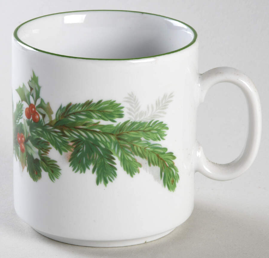 Holly Mug by Seltmann-1