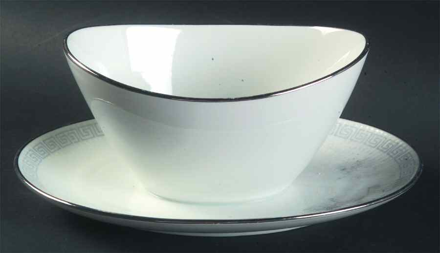 Splendour Key Gravy Boat with Attached Underplate by Seltmann-1
