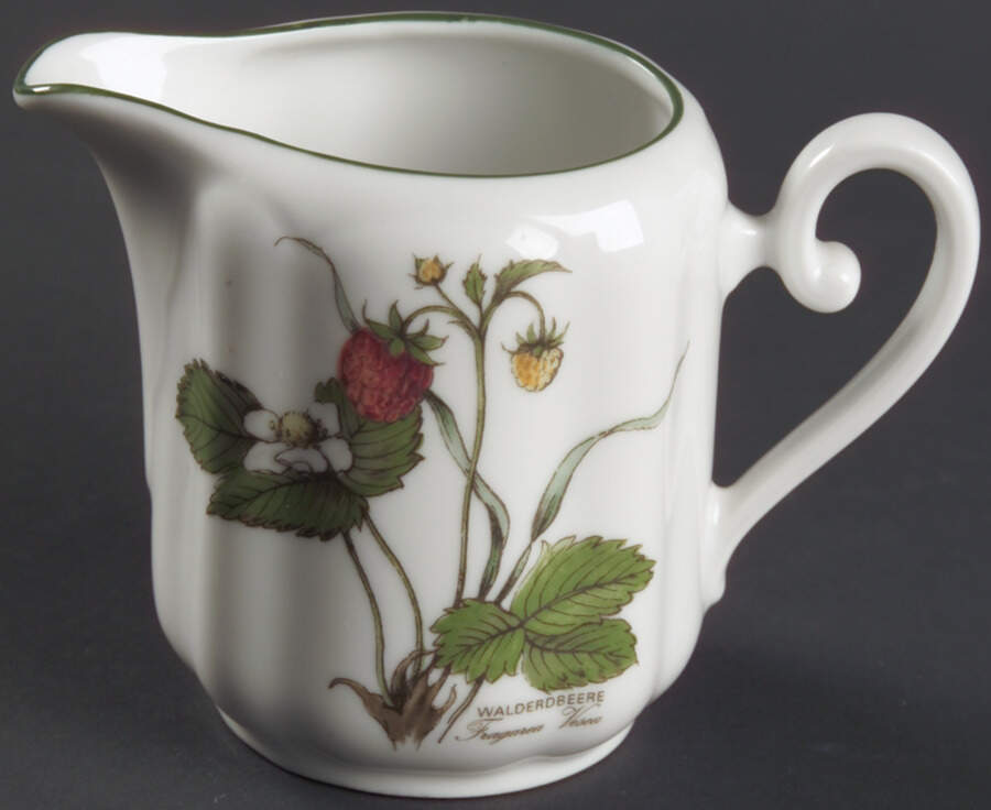 Waldbeere Mini Creamer by Seltmann-1