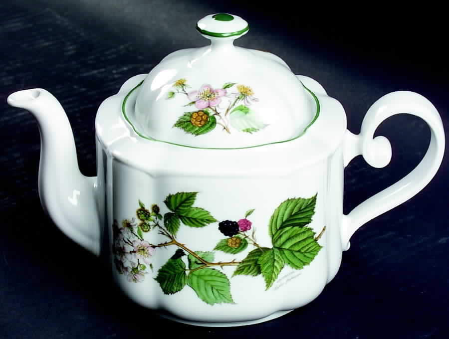 Waldbeere Teapot & Lid by Seltmann-1