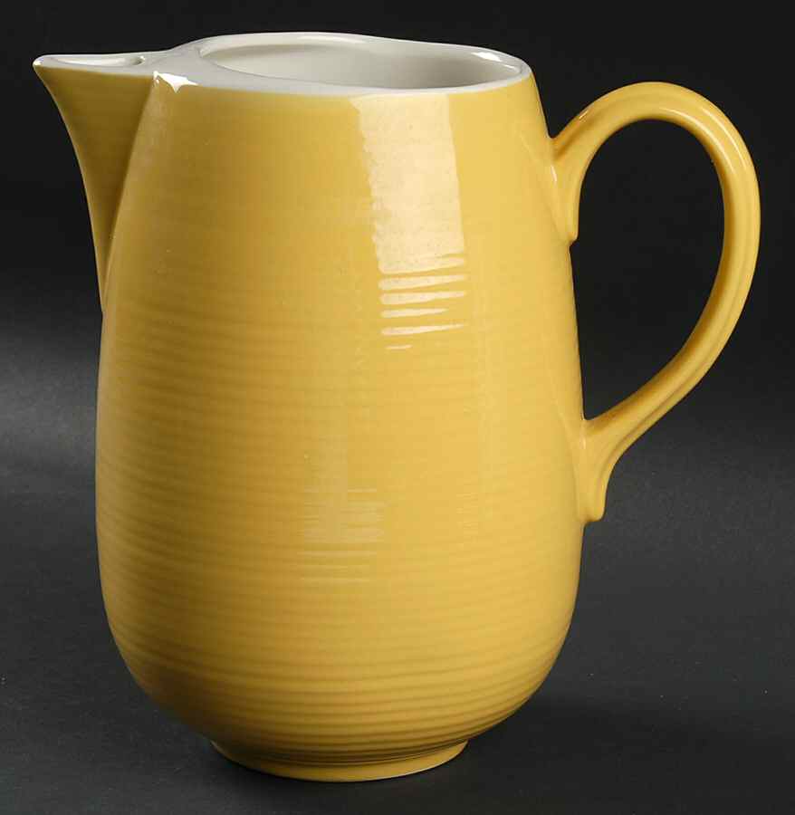 Sierra 64 Oz Pitcher by Max Schonfeld-1