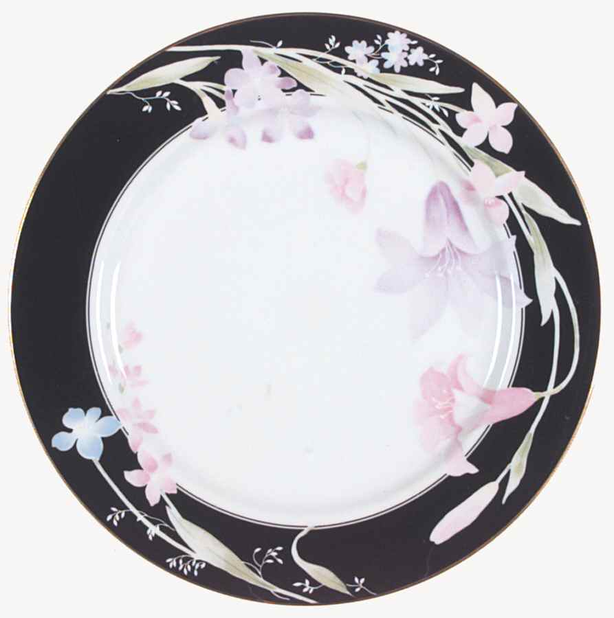 Balmoral Black Dinner Plate by Studio Nova-1