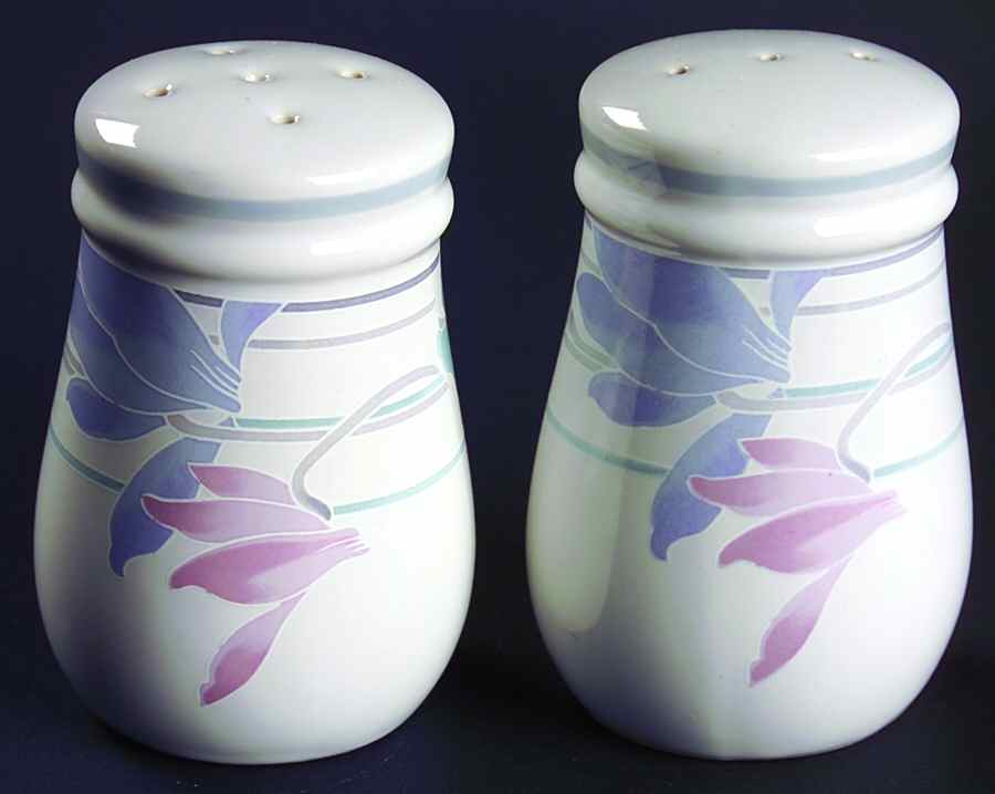 Coquette Salt & Pepper Set by Studio Nova-1