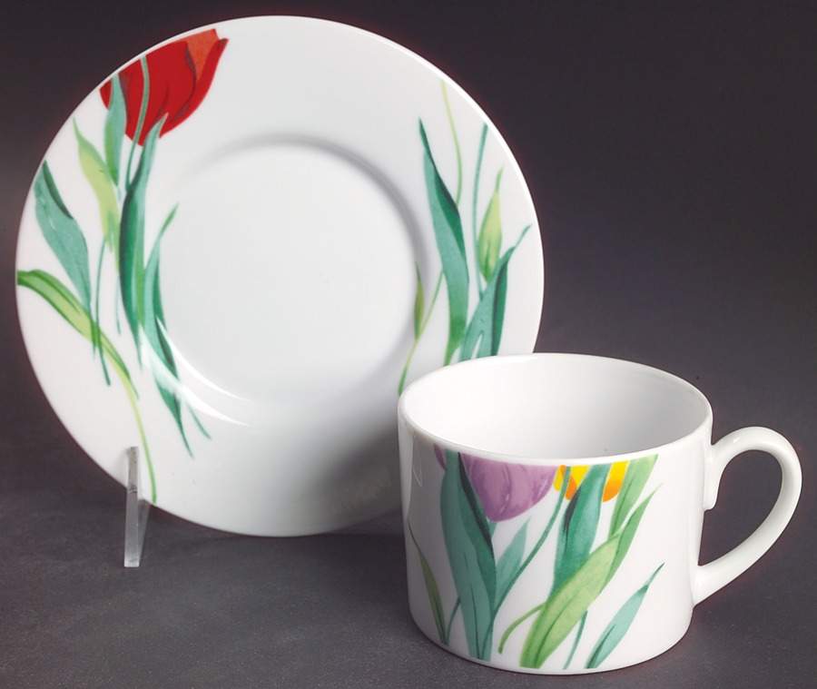 Flourish Flat Cup & Saucer Set by Studio Nova-1