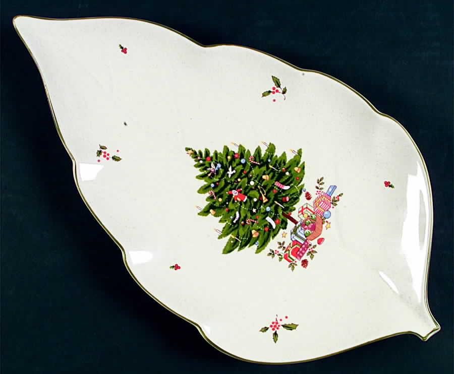 Holiday Season Large Leaf Dish by Studio Nova-1