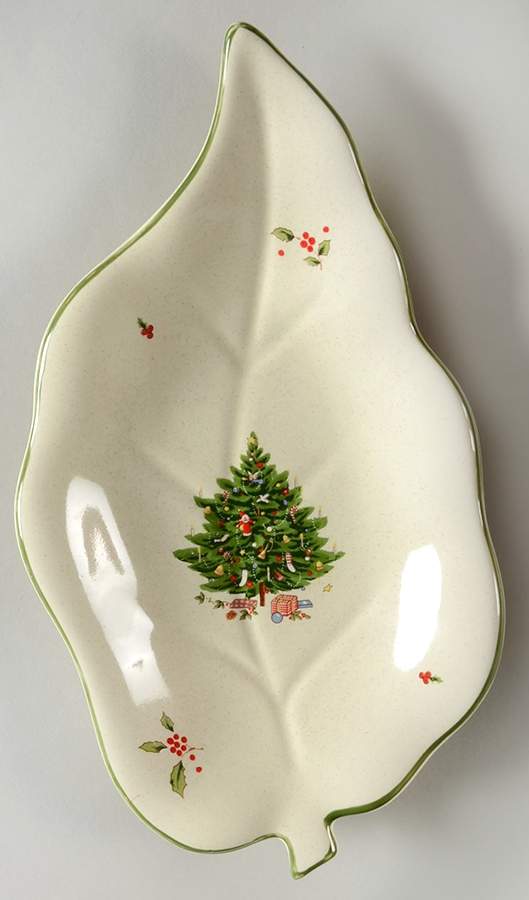 Holiday Season Leaf Shaped Dish by Studio Nova-1
