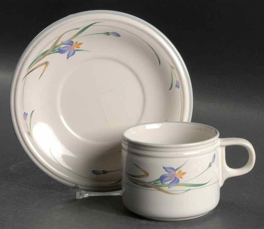 Impromptu Flat Cup & Saucer Set by Studio Nova-1