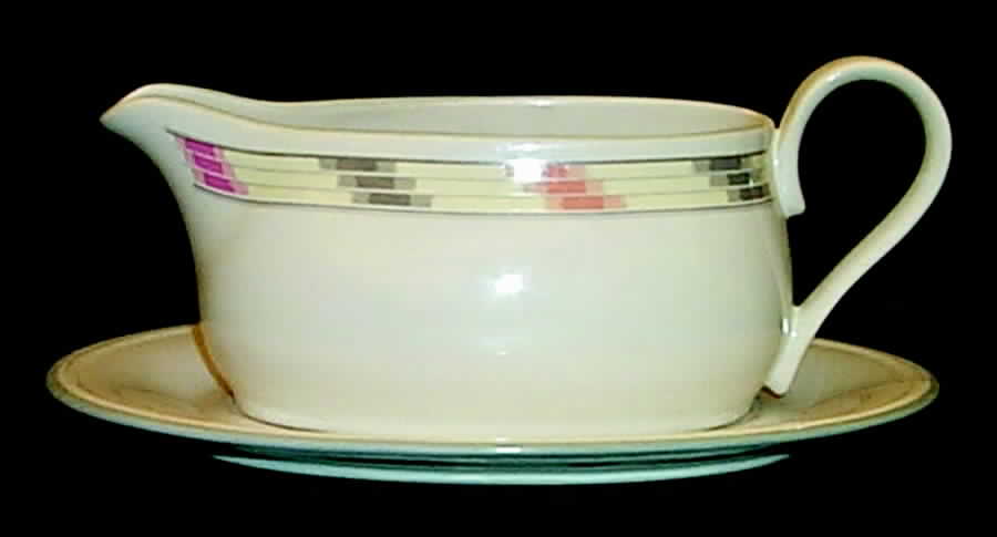Mesa Gravy Boat & Underplate by Studio Nova-1