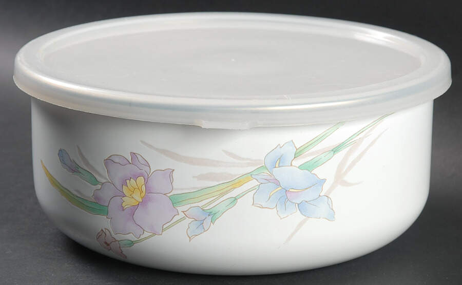 Gabriele (New Gabriele) 7 1/2" Metal Bowl W/Plastic Lid by Studio Nova-1