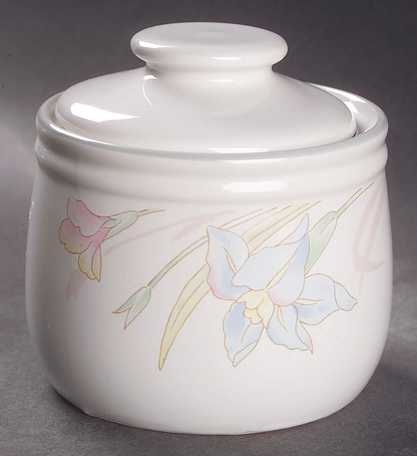 Gabriele (New Gabriele) Sugar Bowl & Lid by Studio Nova-1