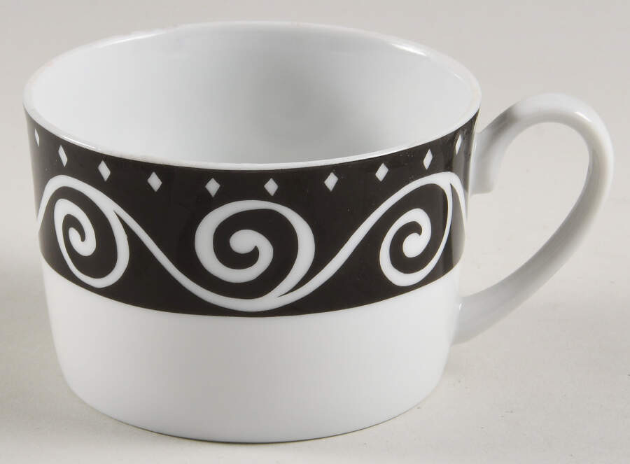 Tango Black Flat Cup by Studio Nova-1