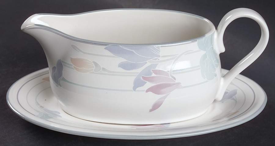 Tender Bloom Gravy Boat & Underplate by Studio Nova-1