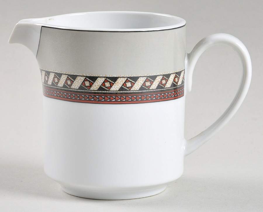 Vassar Creamer by Studio Nova-1
